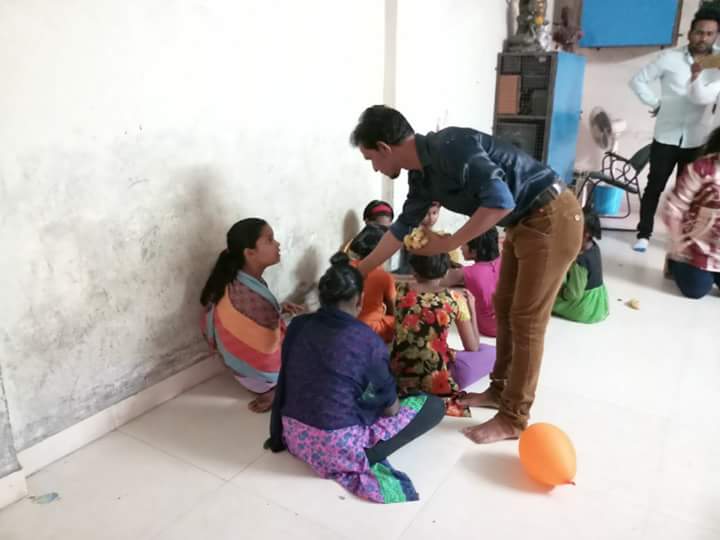 Food distribution to women