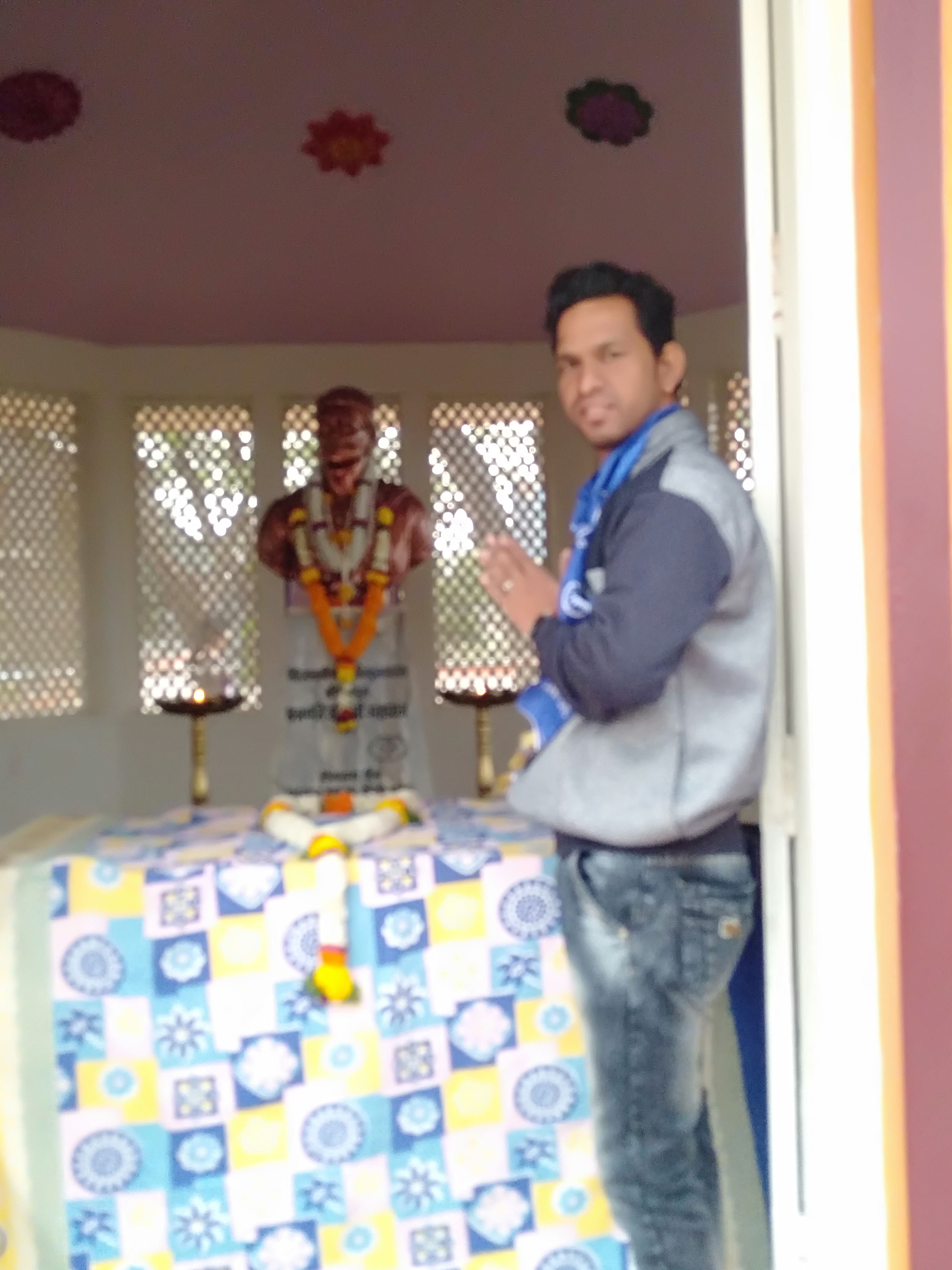 Paying tribute at memorial statue