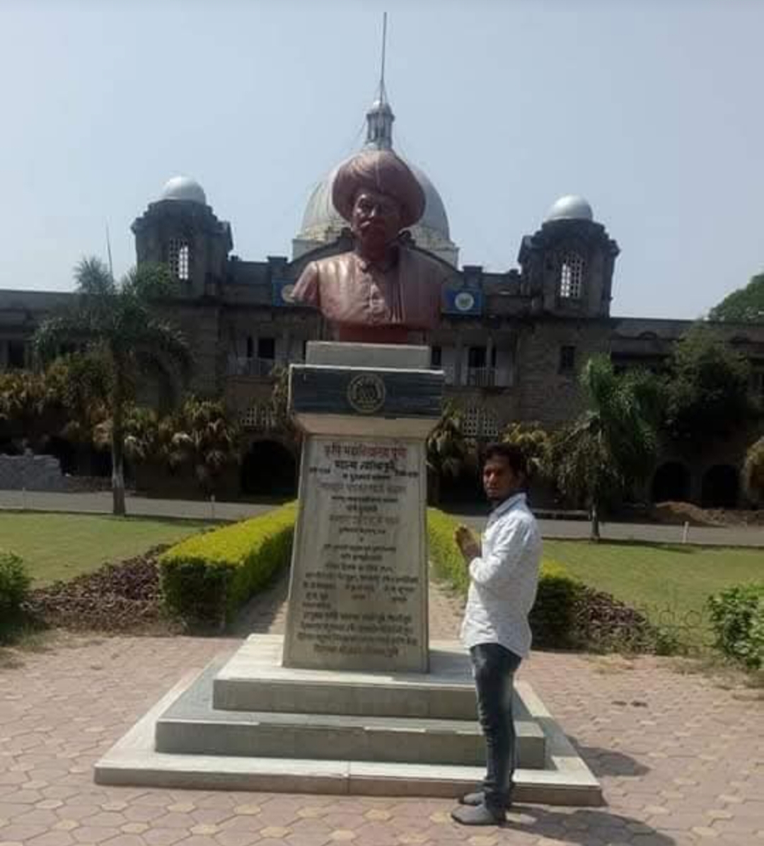 Visit to historical statue